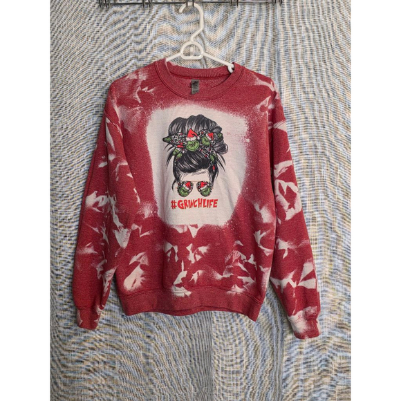 Women's Gildan Sweatshirt Medium Red Grinch Life Bleached‎ sweater - Picture 1 of 6